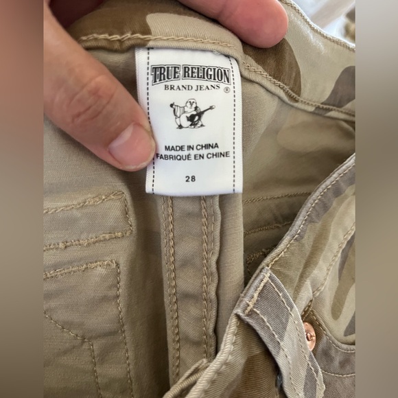 True religion size 28 US camouflaged skinny cargo pants - Picture 3 of 5